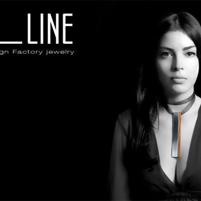 Line, pendente in alluminio e legno d'ulivo